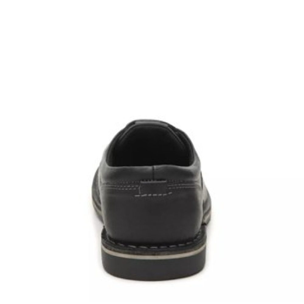 Steve Madden Black Oxfords with Classic Lace-Up Design - Picture 4 of 10
